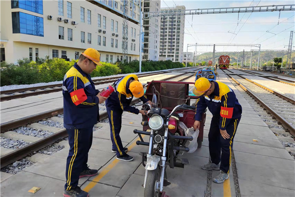 1656289628139989.jpg 开展“隐患排查显微镜”运动.jpg