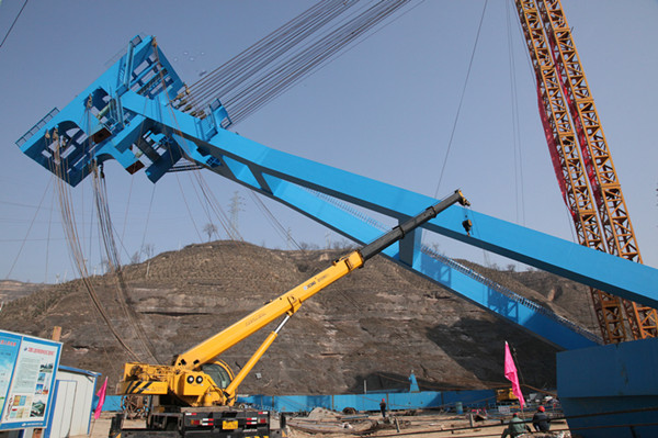 1672626632411340.jpg 2013Äê11ÔÂ21ÈÕСׯ¿óÖ÷¾®¾®¼ÜÀֳɵõ×°.JPG