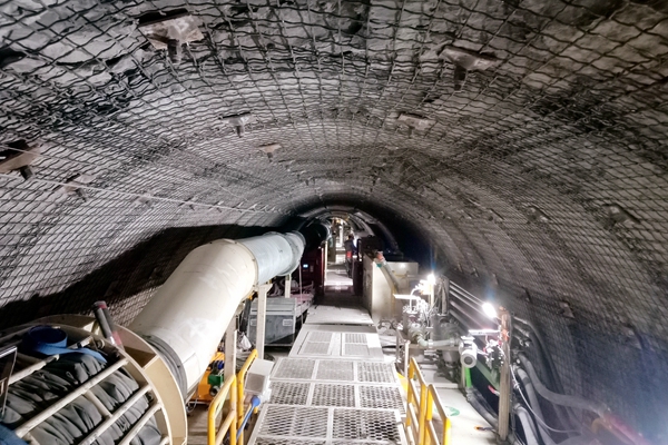 1682057757622371.jpg TBM巷道成型1_副本.jpg