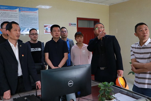 1682058923117817.jpg 座谈交流 (1)_副本.jpg