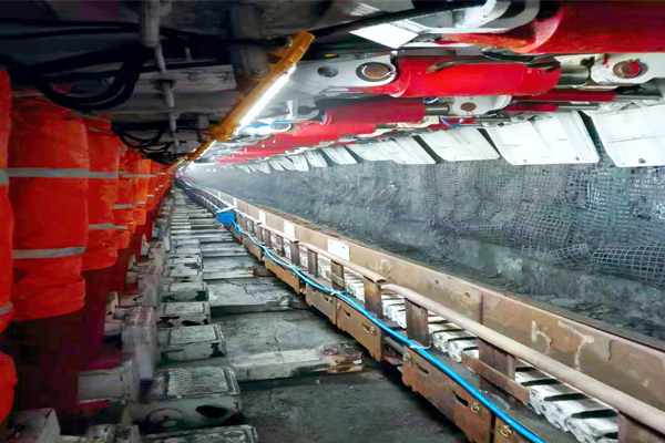 1684044414882642.jpg 1——生产智能化 点着鼠标把煤采.jpg