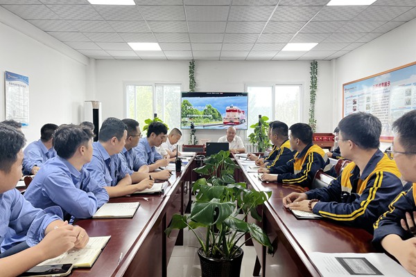 1786506601103018.jpg 形势使命教育_副本.jpg